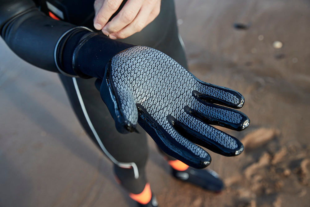  ZONE3 Heat-Tech Neoprene Swim Gloves
